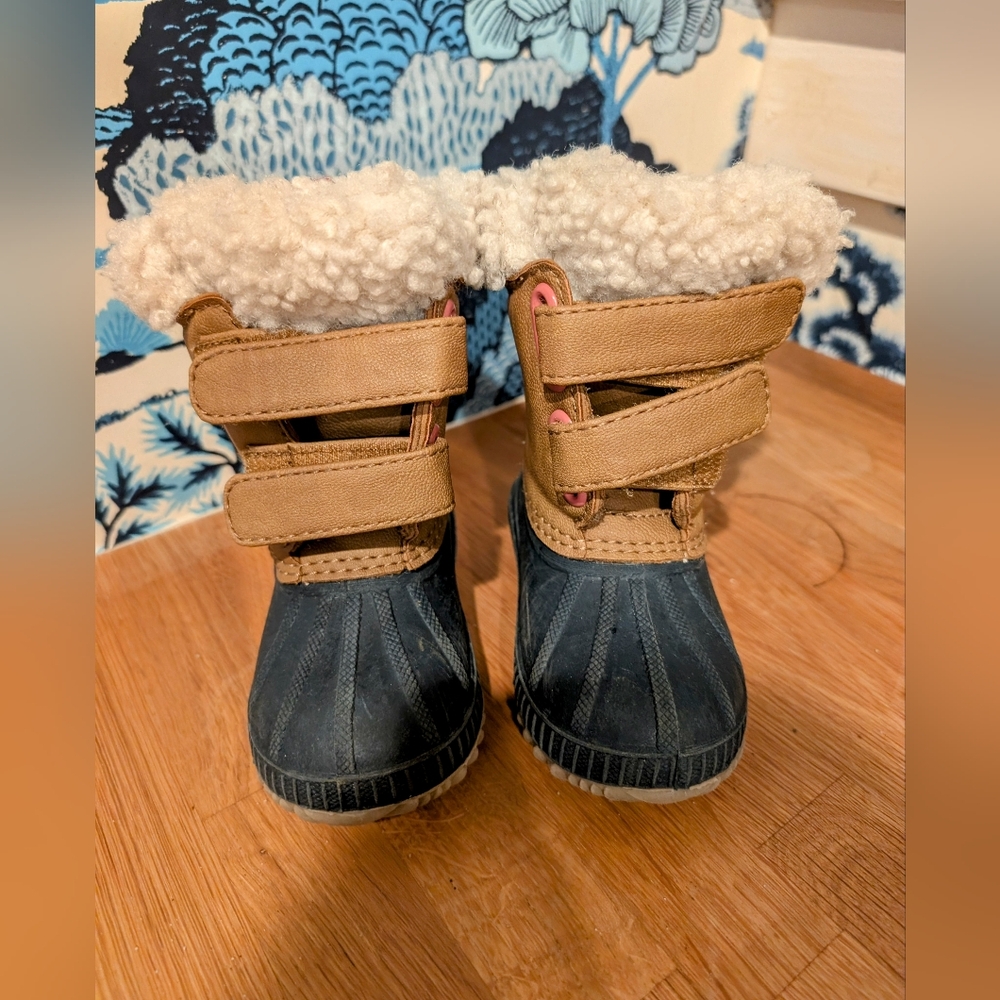 GAP toddler snow boots